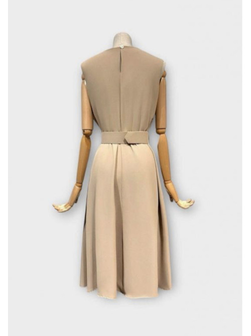 Robe rétro ceinturée col rond sans manche