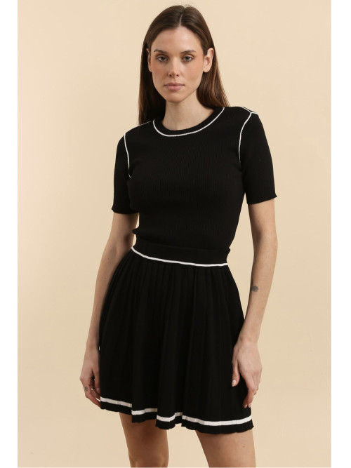 Pull cropped maille côtelé col rond manches courtes