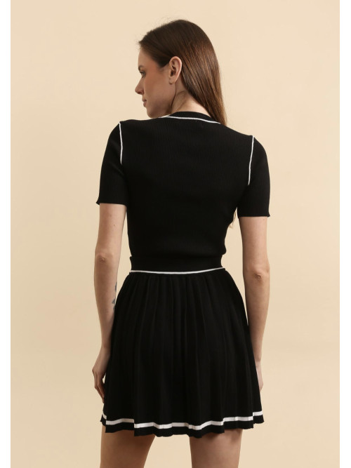 Pull cropped maille côtelé col rond manches courtes