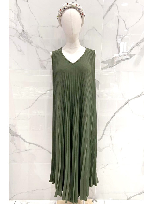 Robe longue fluide plissée sans manche décolleté V
