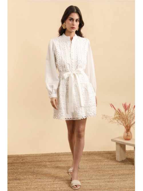 Robe courte chemisier ornée de guipure