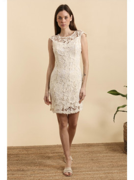 Robe courte en dentelle...