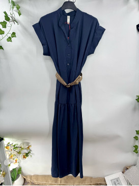 Robe longue ceinturée...