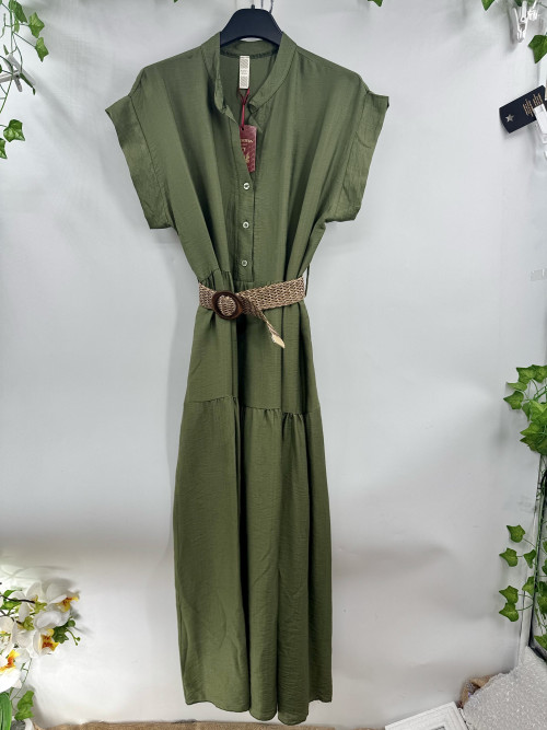 Robe longue ceinturée manches courtes à revers