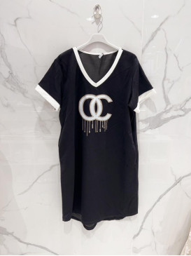 Robe courte col V motif...