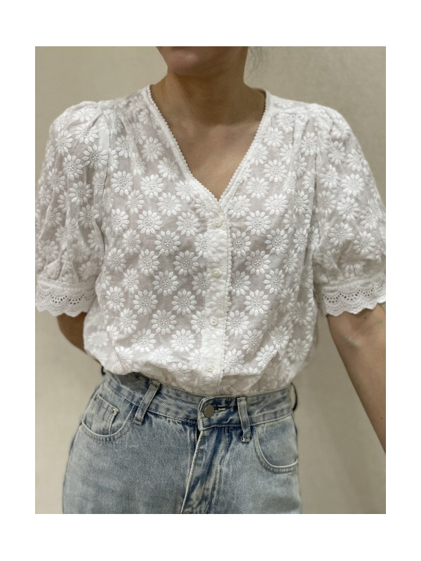 Chemise col V manches courtes fleurs brodées