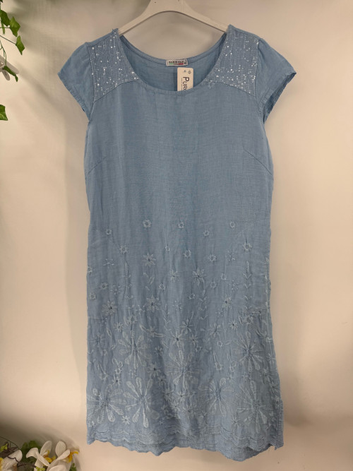 Robe courte droite en lin brodé et sequins aux épaules