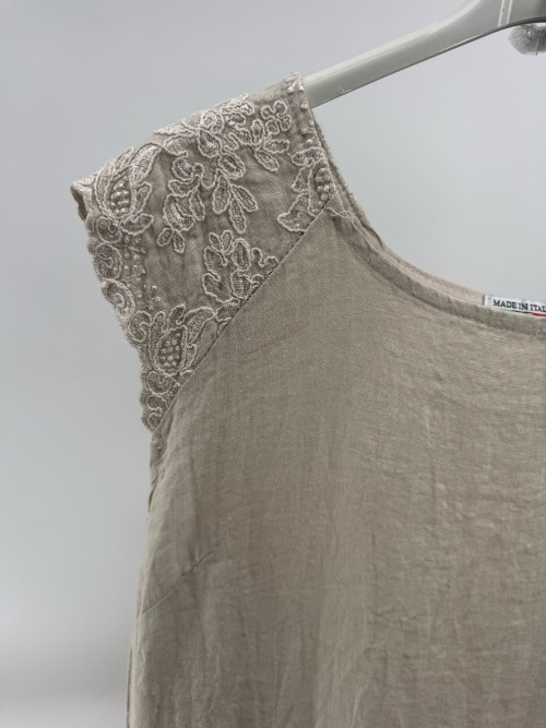 Robe courte droite en lin mancherons brodés Emporium