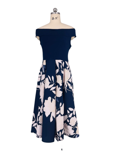 Robe décolleté bateau longueur midi jupe imprimée