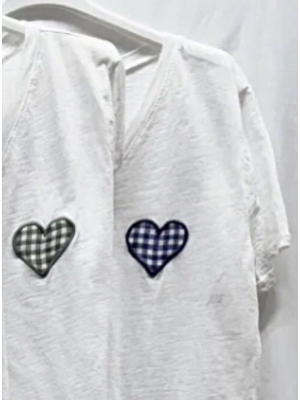 T-shirt cœur en vichy poitrine col V manches courtes