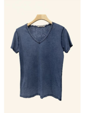 T-shirt col V manches...