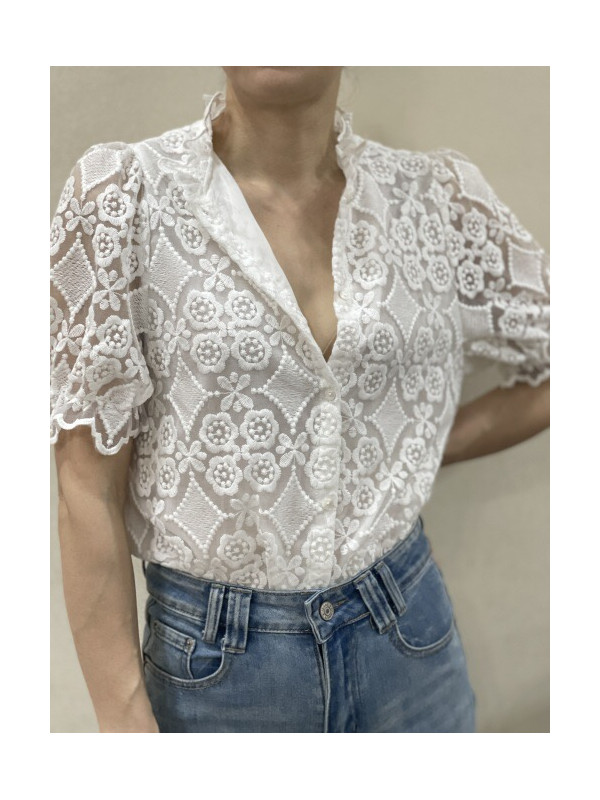Chemise col froufrou manches courtes fleurs brodées