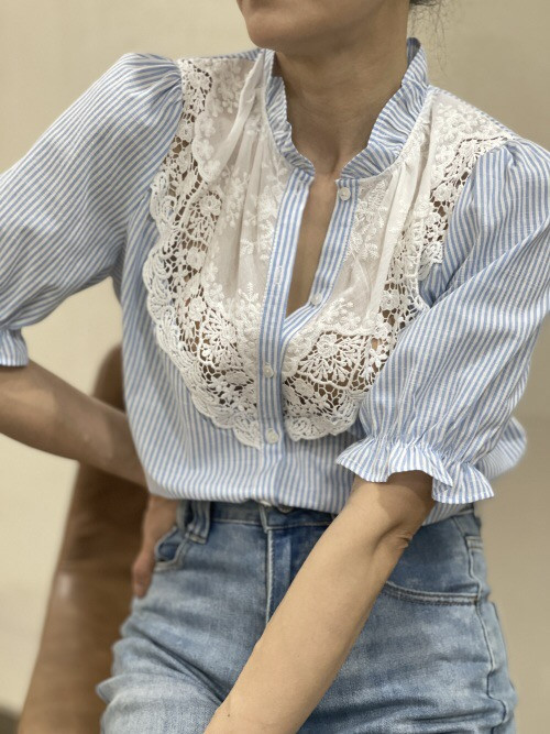 Chemise bohème rayée plastron en guipure It Hippie