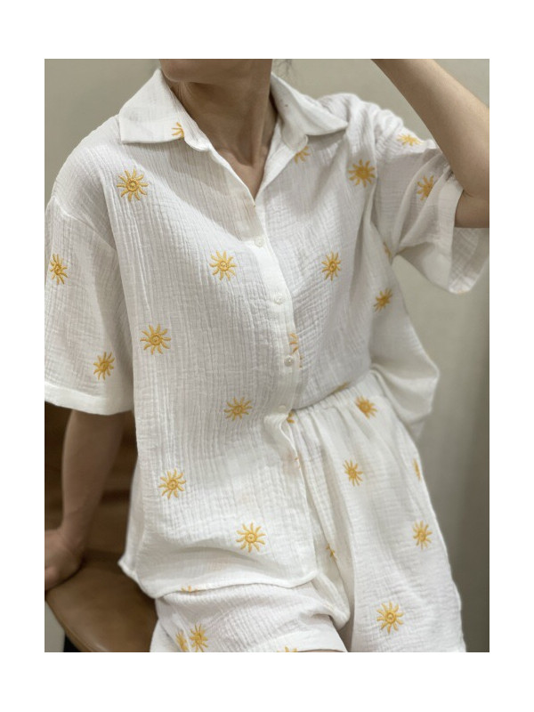 Chemise en gaze de coton brodée de soleils jaunes It Hippie