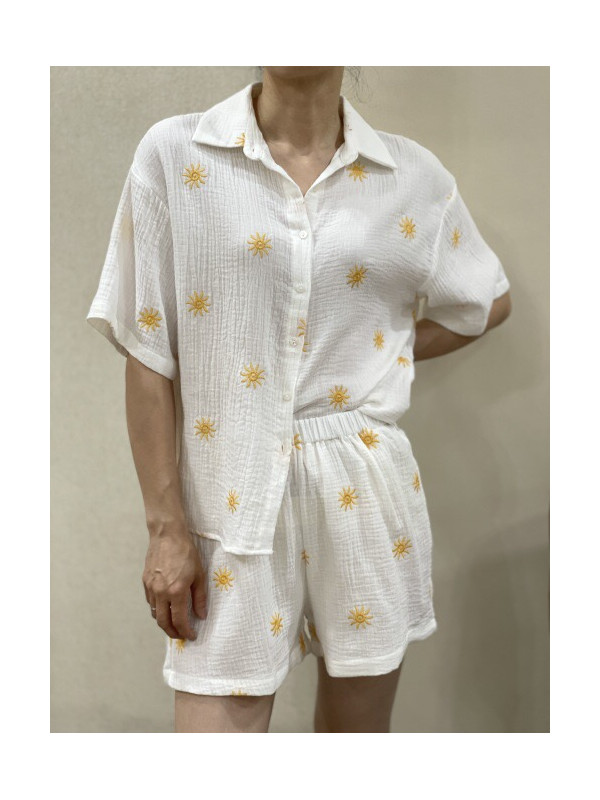 Chemise en gaze de coton brodée de soleils jaunes It Hippie