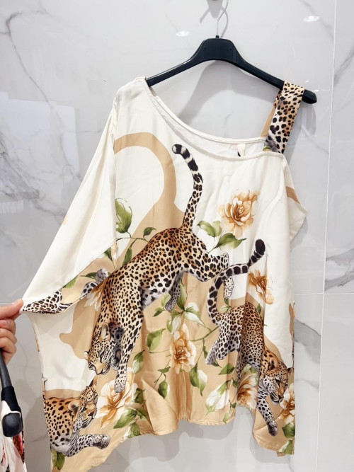 Top satiné imprimé léopard bretelle asymétrique