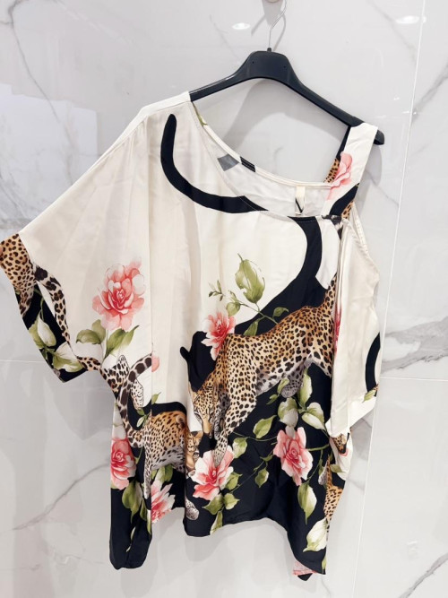 Top satiné imprimé léopard bretelle asymétrique