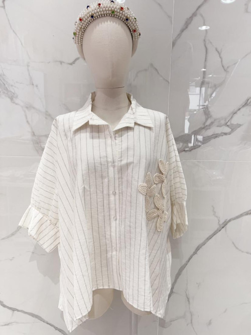 Chemise rayée oversized avec fleurs crochet poitrine