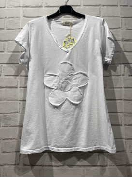 T-shirt fleurs 3D poitrine...