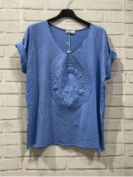 T-shirt col V motif cercle...