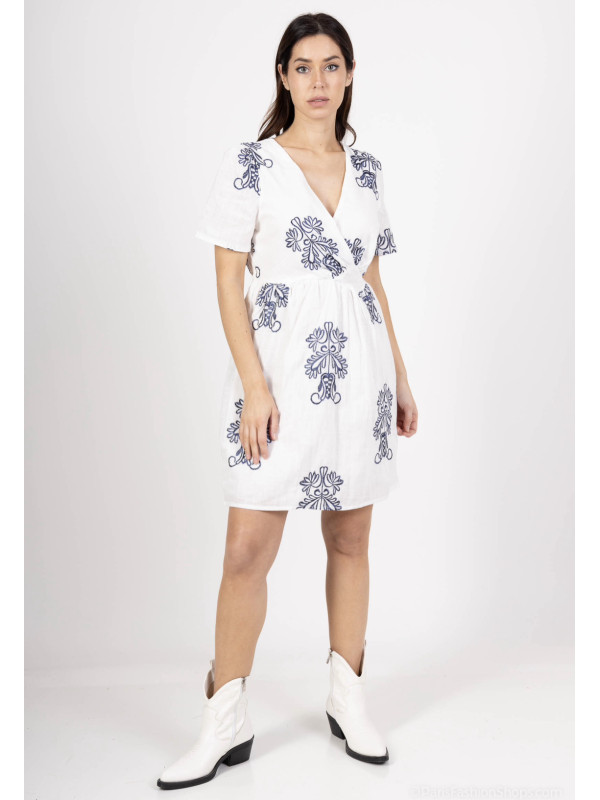 ROBE COURTE CACHE COEUR BRODERIE