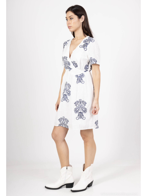 ROBE COURTE CACHE COEUR BRODERIE