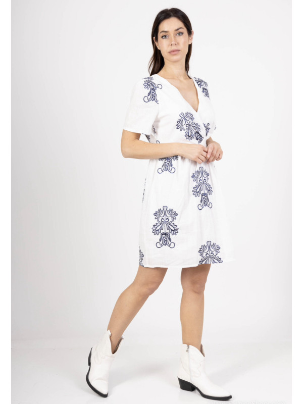 ROBE COURTE CACHE COEUR BRODERIE