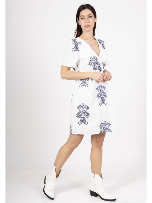 ROBE COURTE CACHE COEUR BRODERIE
