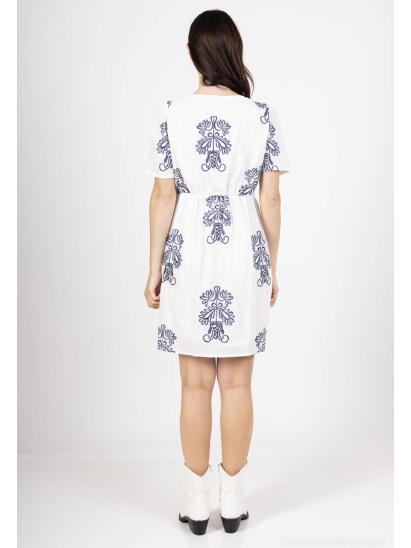 ROBE COURTE CACHE COEUR BRODERIE