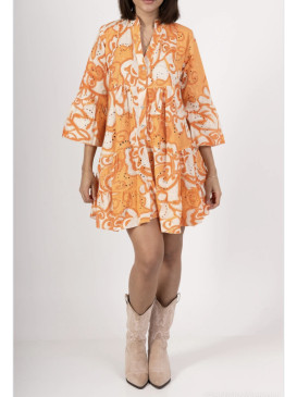 Robe courte à volants...