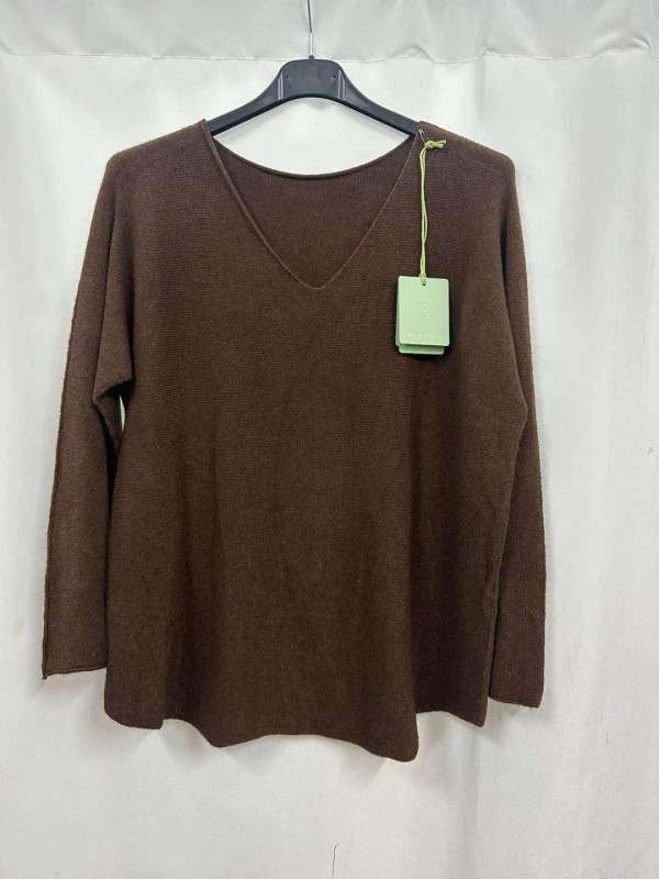 Pull fin col V coupe droite sans laine.