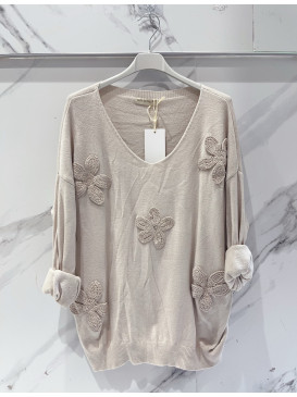 Pull avec fleurs en crochet...