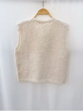 Gilet maille avec 3 boutons...
