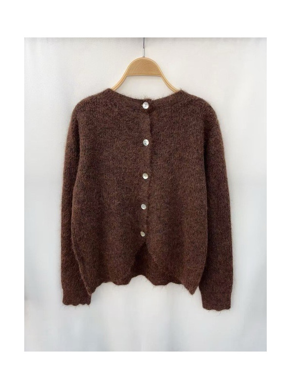 Pull col rond boutons nacre au dos manches longues