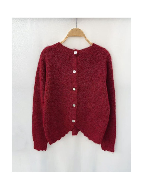 Pull col rond boutons nacre au dos manches longues