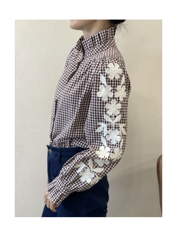 Chemise petits carreaux col frou-frou manches longues brodées
