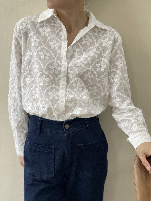 Chemise brodée de fleurs manches longues