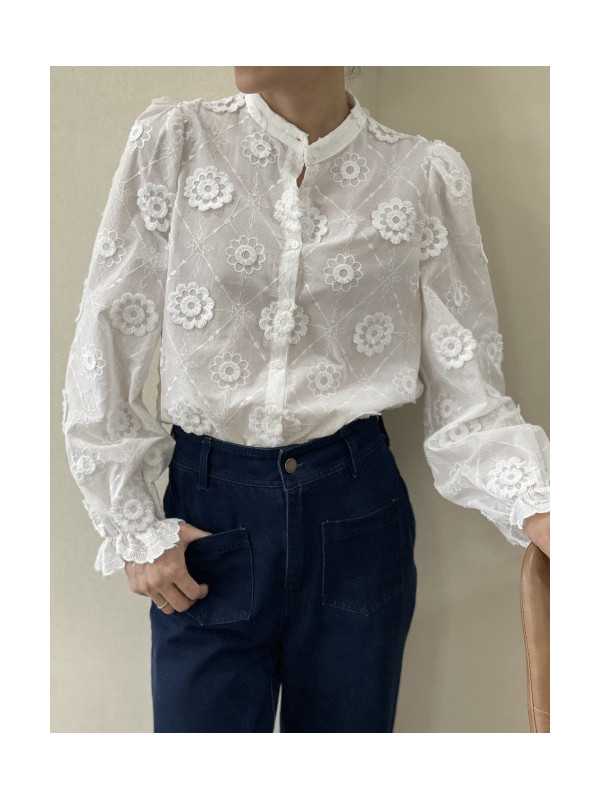 Chemise brodée de fleurs reliefées manches longues