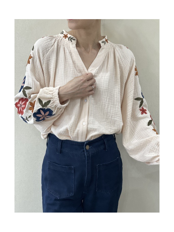 Chemise brodée aux manches et col en gaze de coton