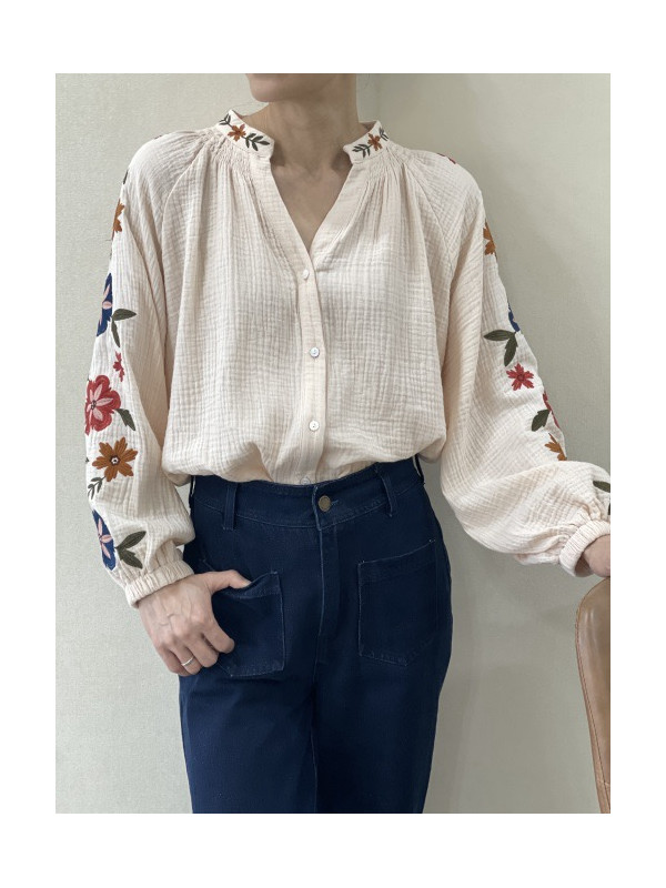 Chemise brodée aux manches et col en gaze de coton