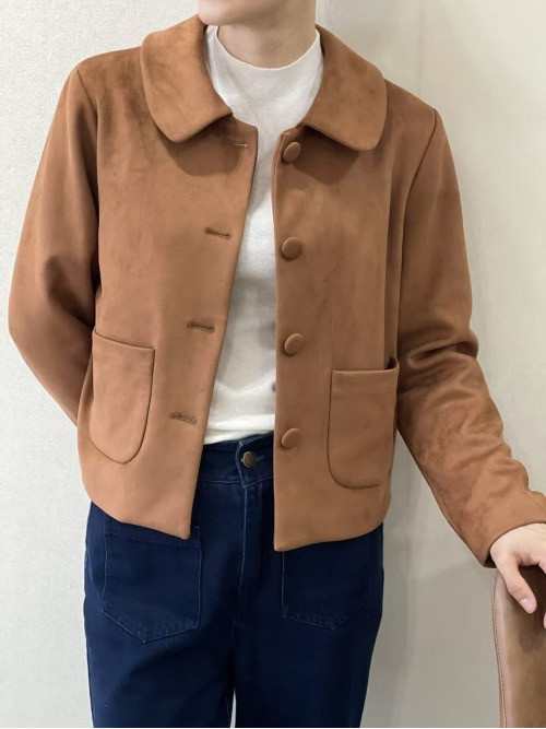 Veste courte en suédine col claudine