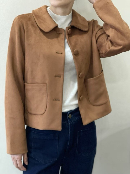 Veste courte en suédine col claudine