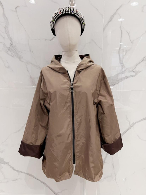 Coupe-vent zippé bicolore à capuche longueur trois-quarts