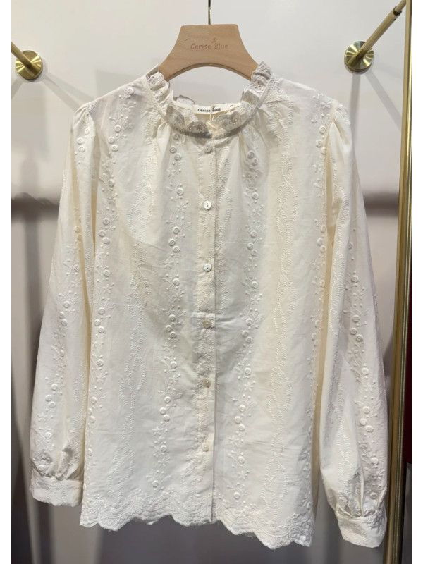 Chemise brodée col frou-frou bas festonné