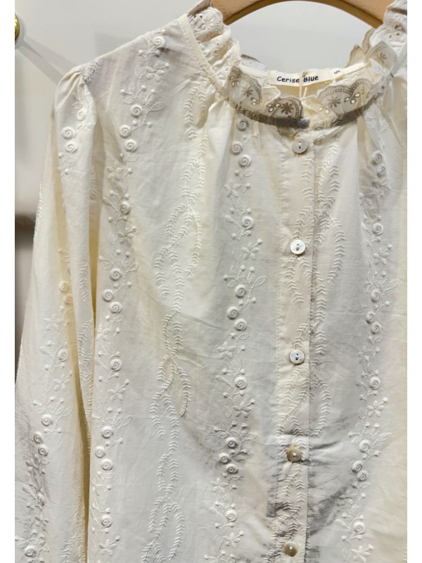 Chemise brodée col frou-frou bas festonné