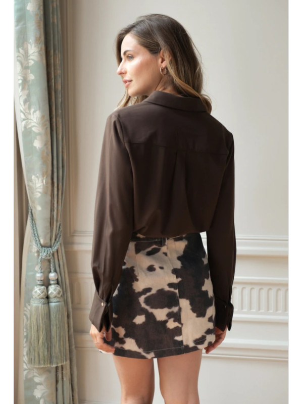 Chemise satinée unie à poignets mousquetaire