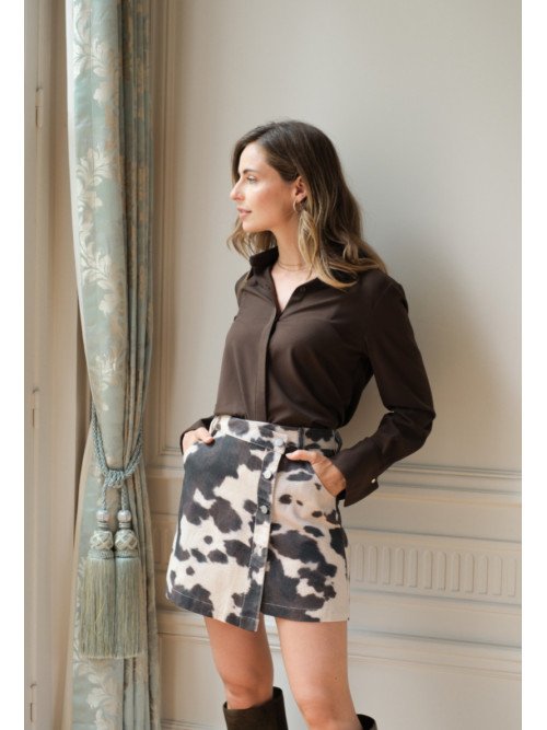 Chemise satinée unie à poignets mousquetaire