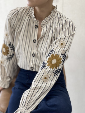 Chemise rayée col froncé...