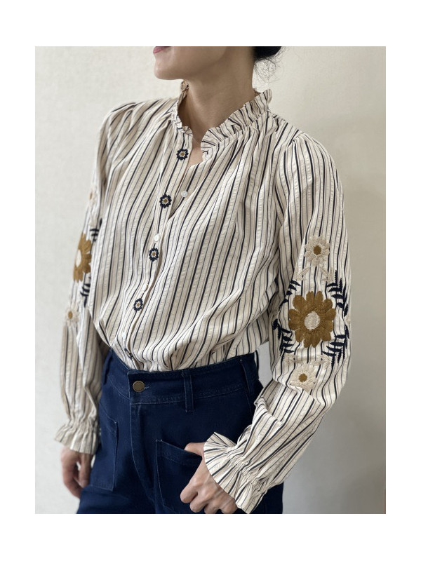 Chemise rayée col froncé manches longues brodées
