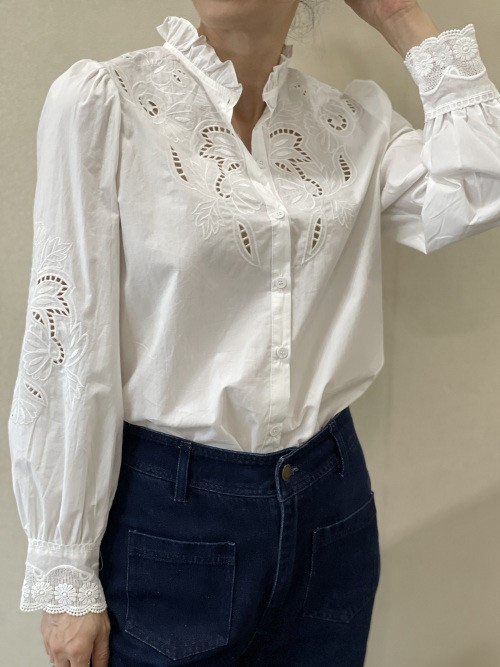 Chemise avec guipure ajourée manches et buste